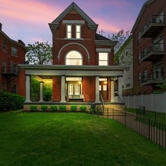 Victorian On Broadway-Fantastic Blend of Old & New