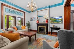 Victorian On Broadway-Fantastic Blend of Old & New - Image 2
