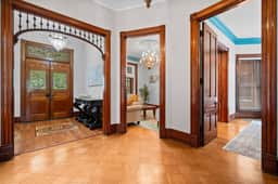 Victorian On Broadway-Fantastic Blend of Old & New - Image 5