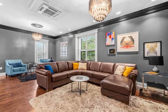 Old Louisville Charm W/Modern Amenities- Quaint - Image 2