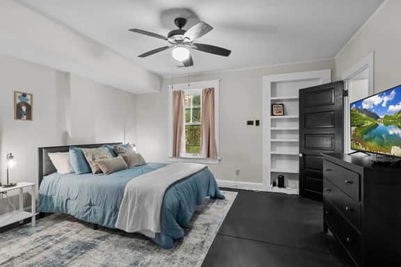 Carriage House w/Garden in Old Louisville - Image 2