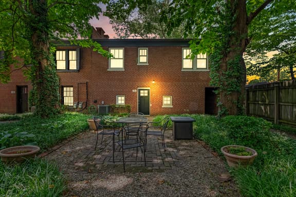 Charming Garden Home in Old Louisville - Image 1