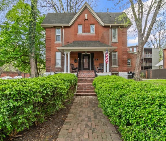 Old Louisville Charm W/Modern Amenities- Quaint - Image 1